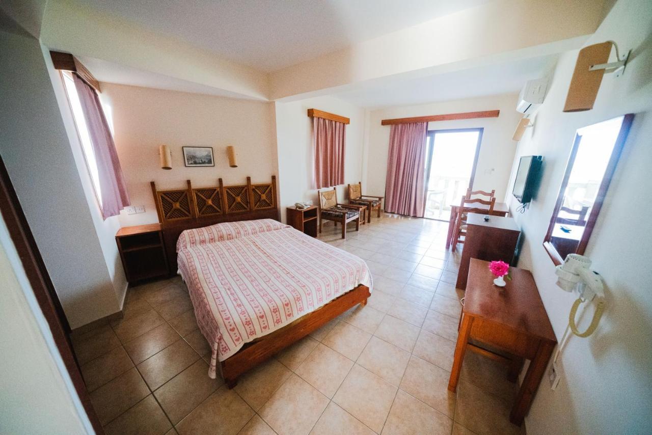 Topset Hotel Agios Georgios  Экстерьер фото